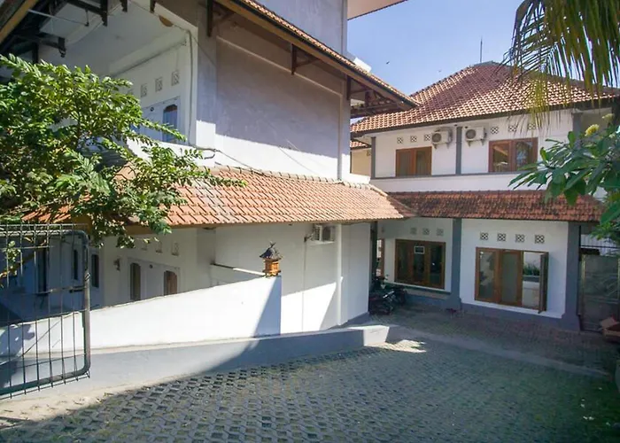 Pensión Reddoorz @ Jalan Gatot Subroto 2*