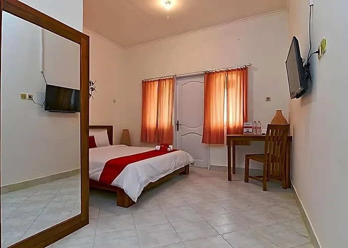 Reddoorz @ Jalan Gatot Subroto Pensión